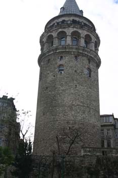 La tour de Galata est le seul vesti.. Turquie - Tourisme - Istanbul aux mille facet...